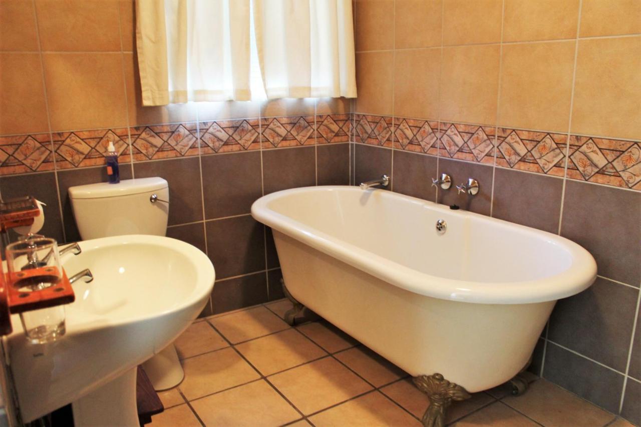 Ngwenya Boutique Hotel Lephalale ภายนอก รูปภาพ